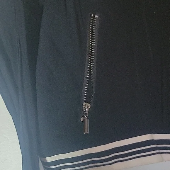 Jacket - Picture 3 of 4